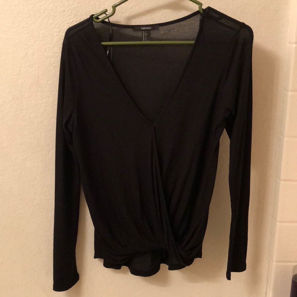 F21 BLACK DRAPED TOP